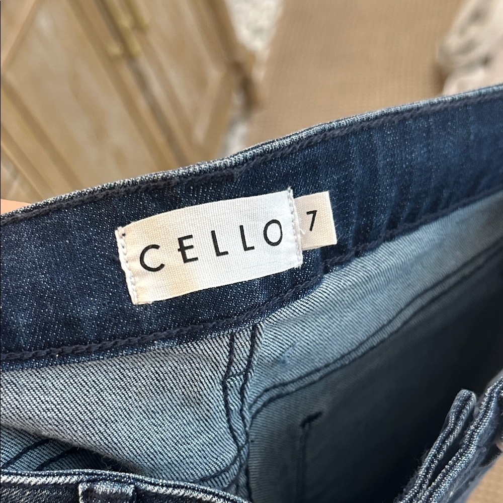 Cello Dark Blue Distressed Skinny Jeans size 7 New!! - Picture 6 of 7